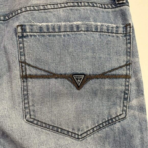 Guess Men’s Camo Patch Distressed Jeans Size 36 Light Wash Straight Leg - Picture 6 of 13
